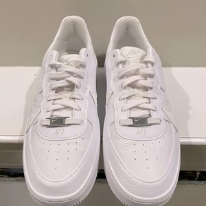 White Nike Air Force 1